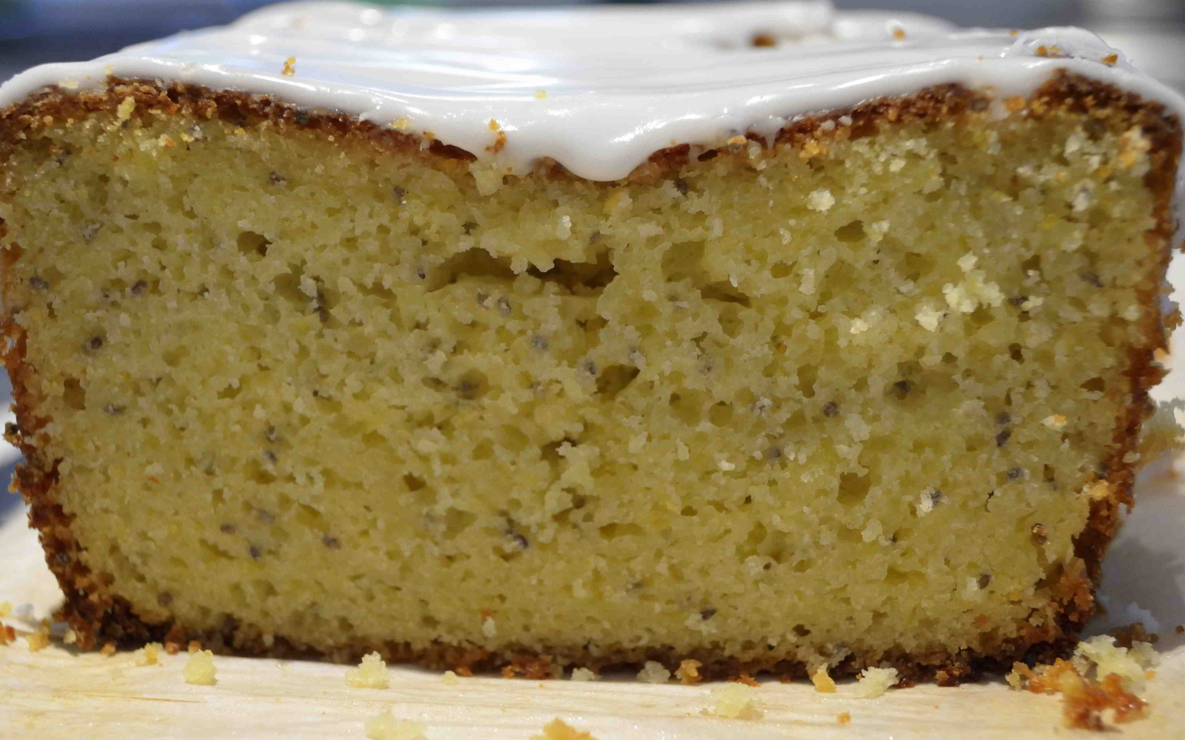Pain_au_citron_et_graines_de_pavot_gimp.JPG